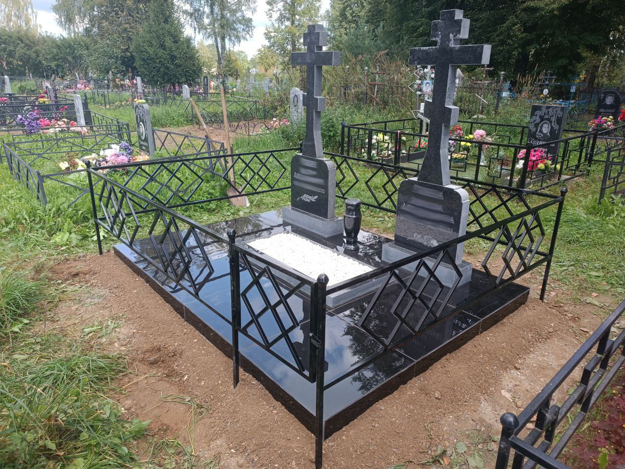 Памятник 30 крест