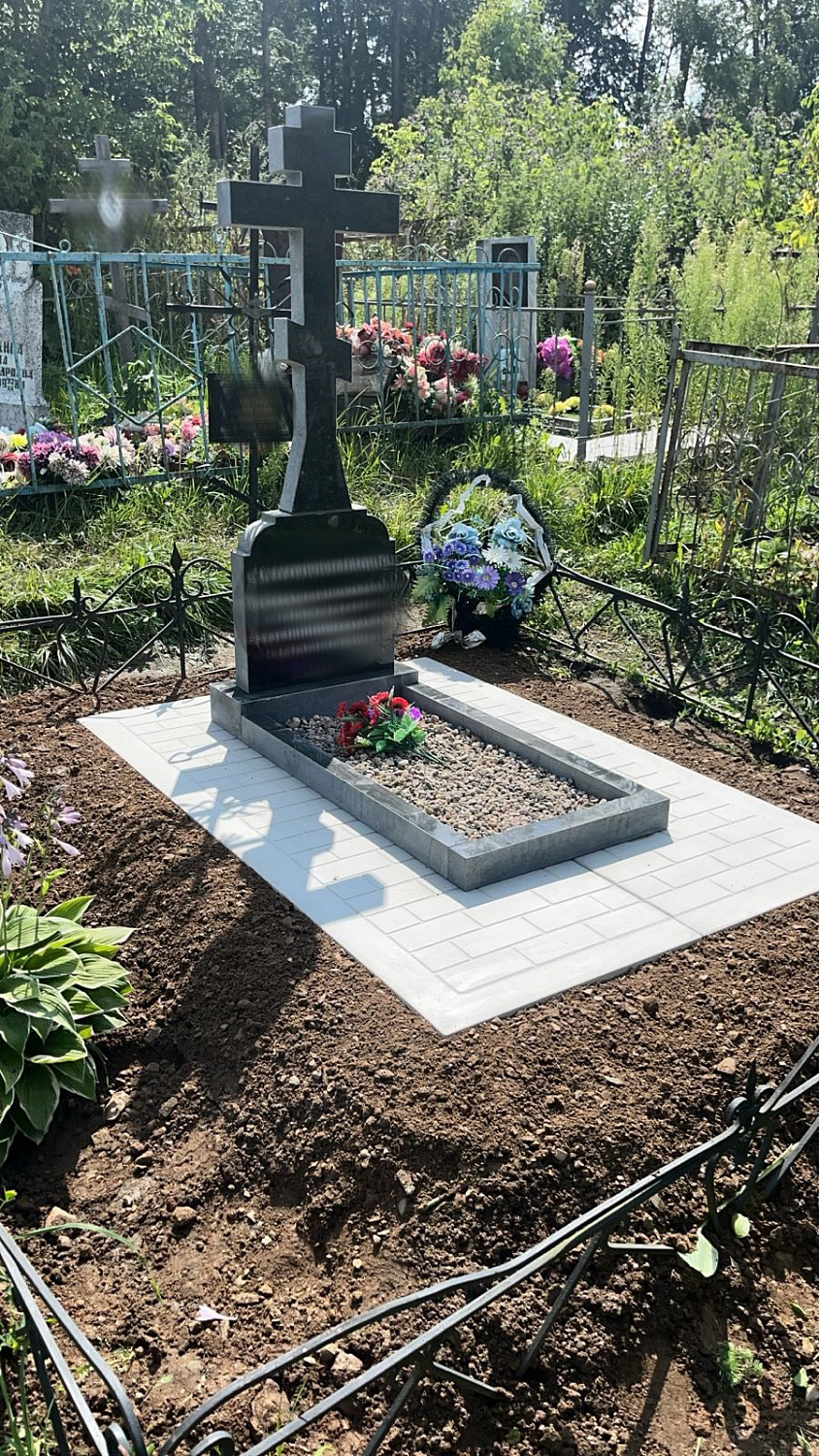 Площадка в подарок на все метровые памятники